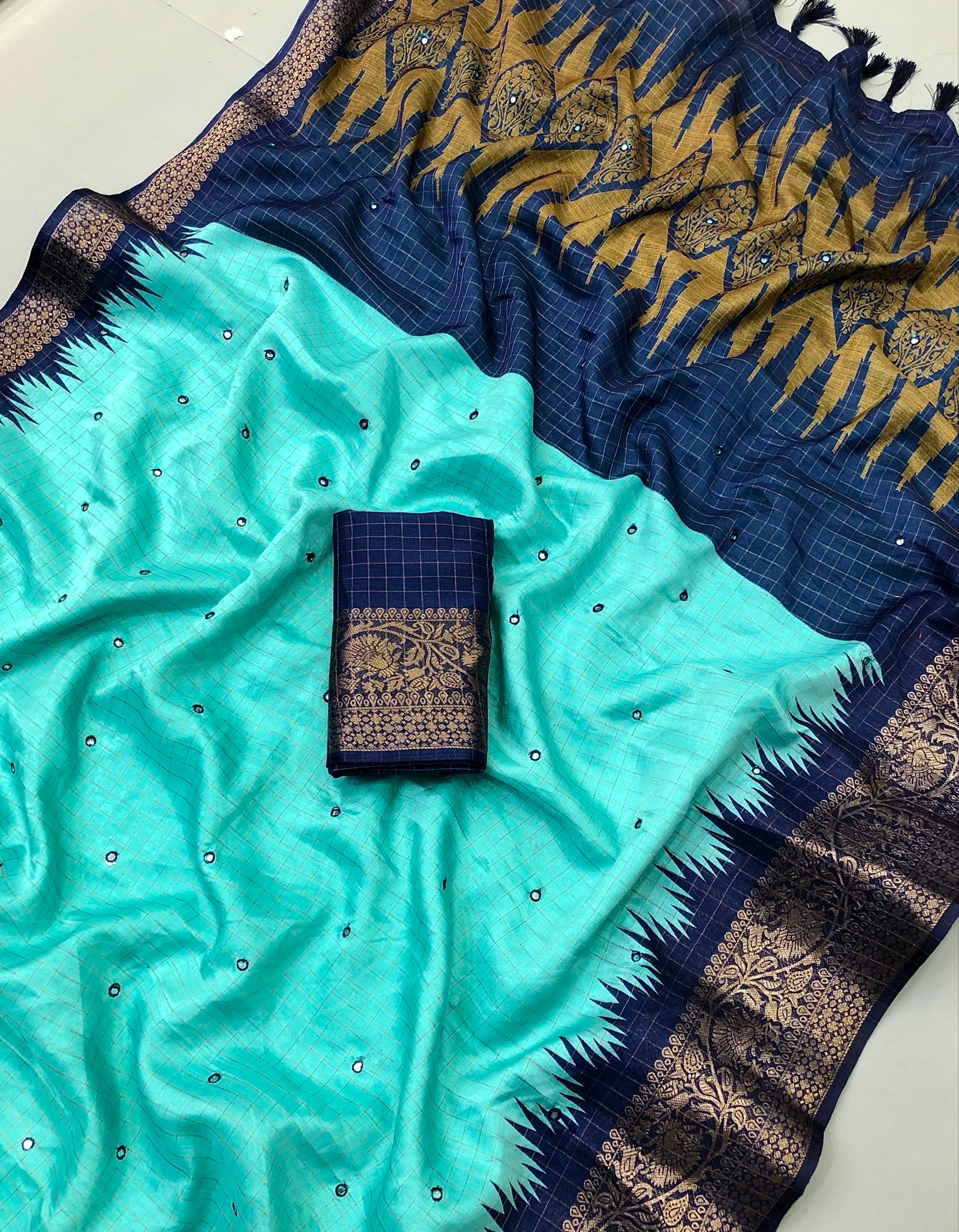 Hunara Chenderi Chex Weaving Foil Saree