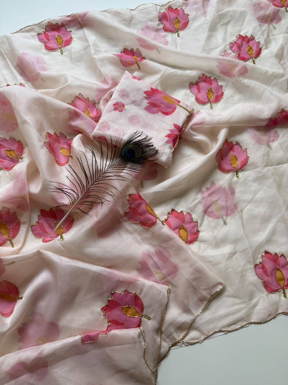 Pravi Tebby Silk Floral Print Saree