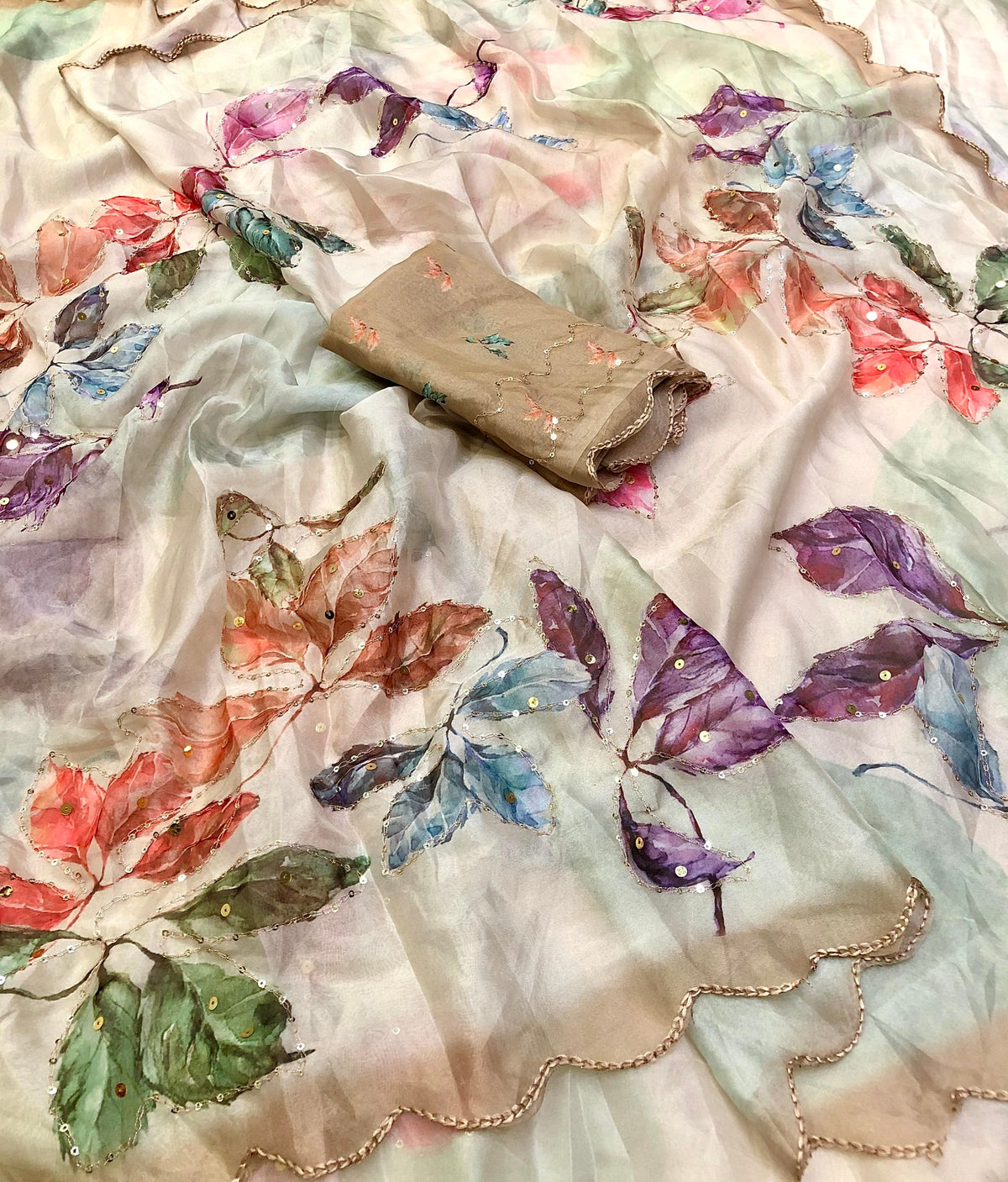 #Color_Beige