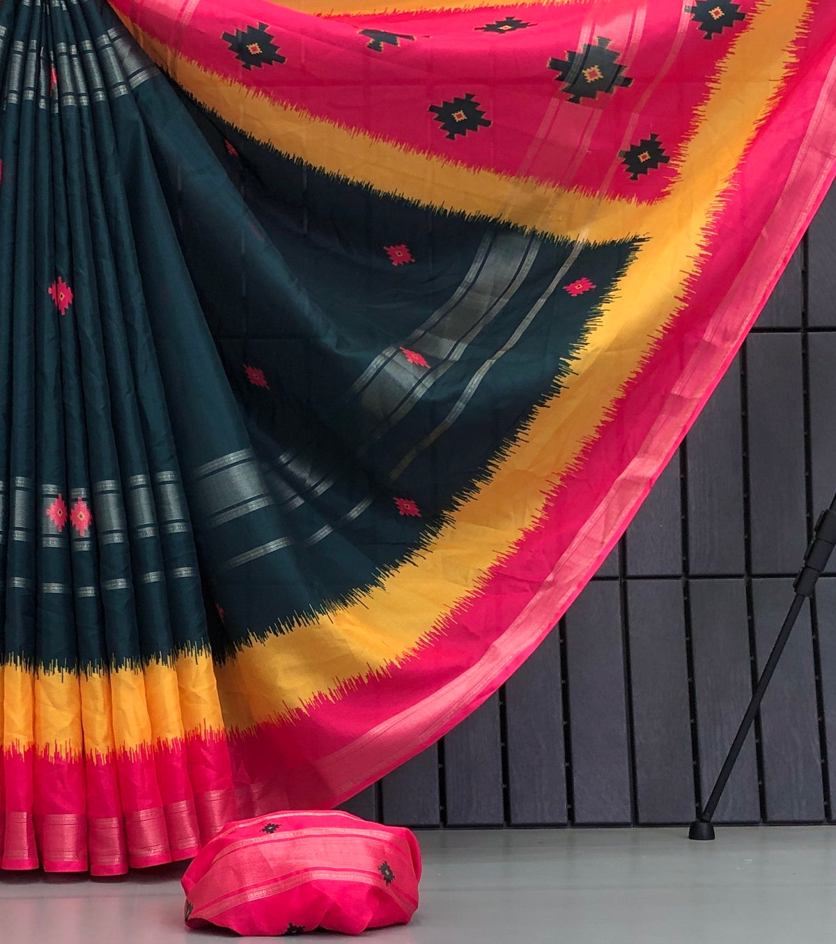 Lateef Dola Silk Zari Lining Saree