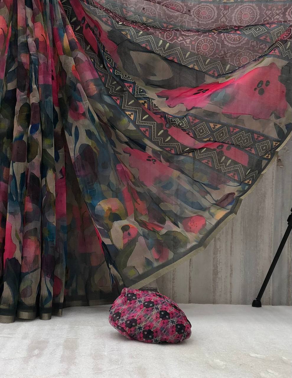 Coin Linen Printed Saree