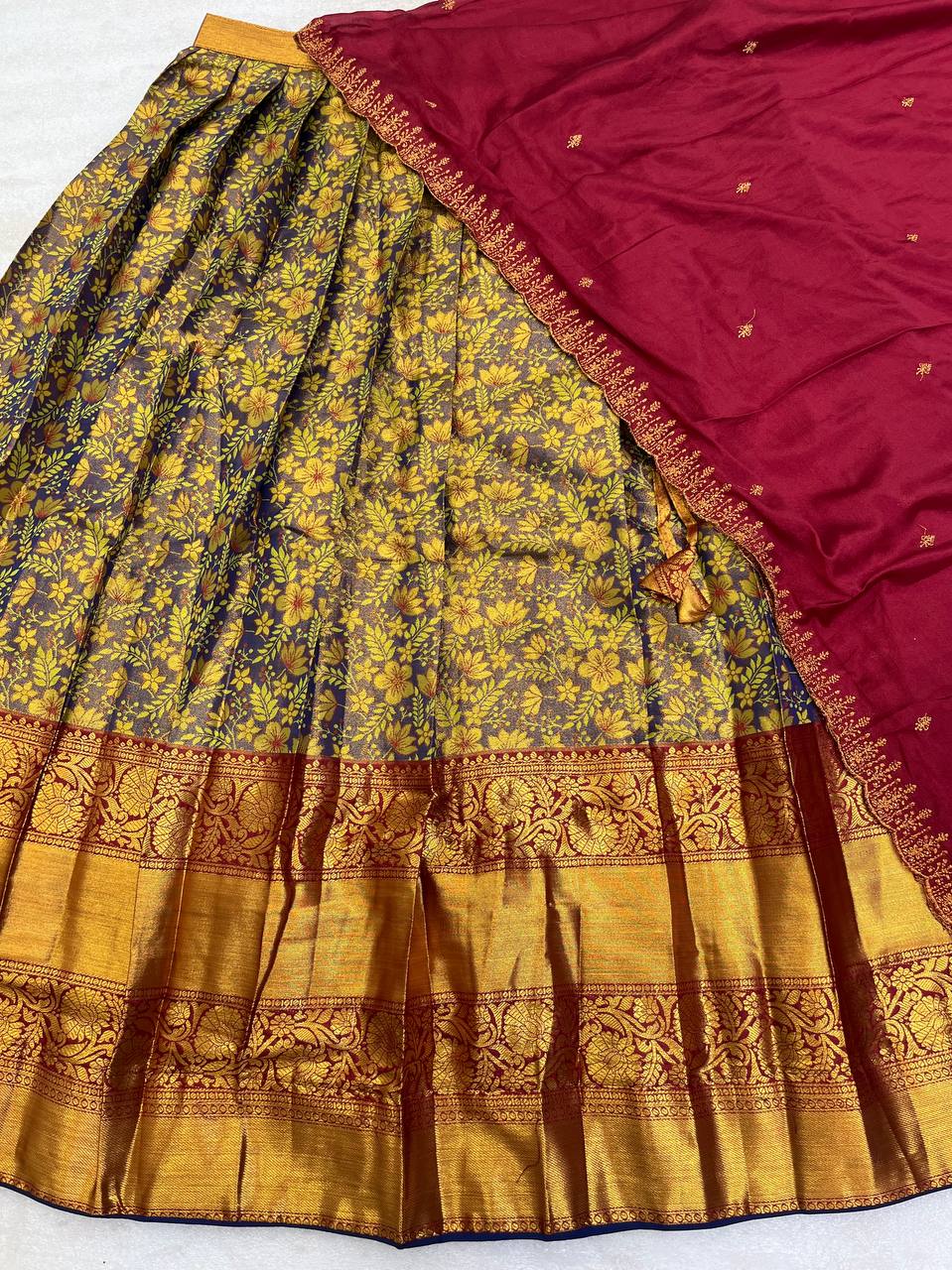 #COlor_Maroon