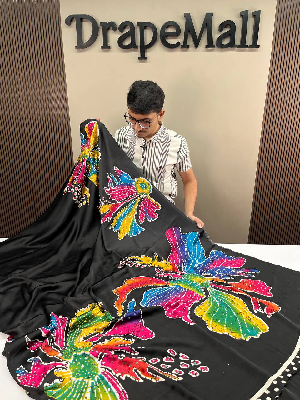 #Color_Multicolor