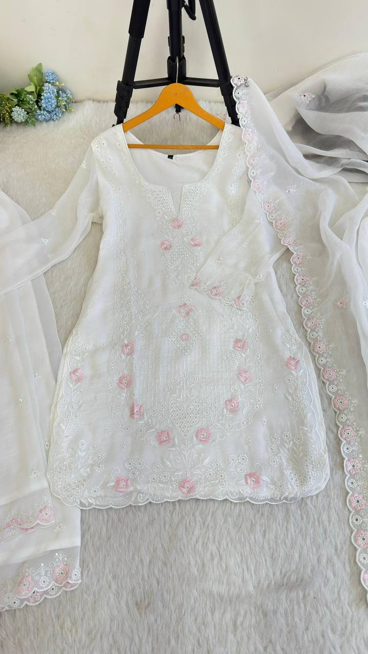#Color_White