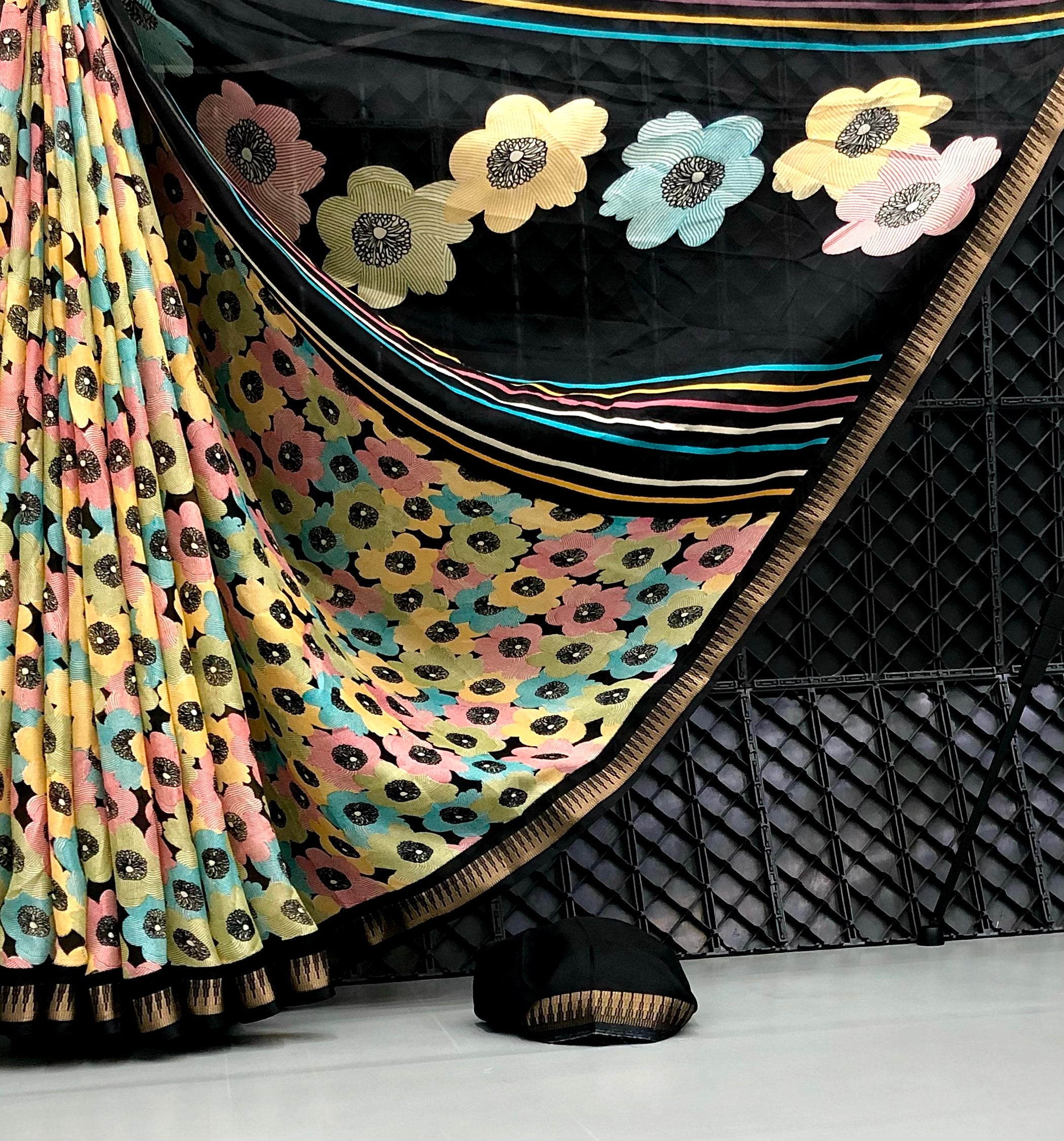 Rangul Moss Floral Printed Saree