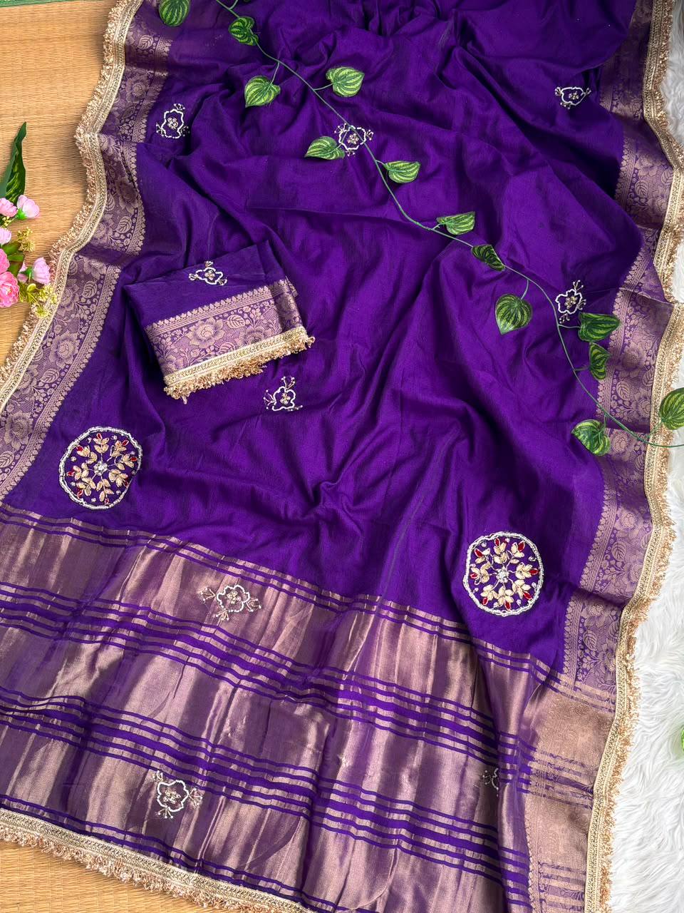 Jamuni Fendy Sartin Weaving Jacquard Border Saree
