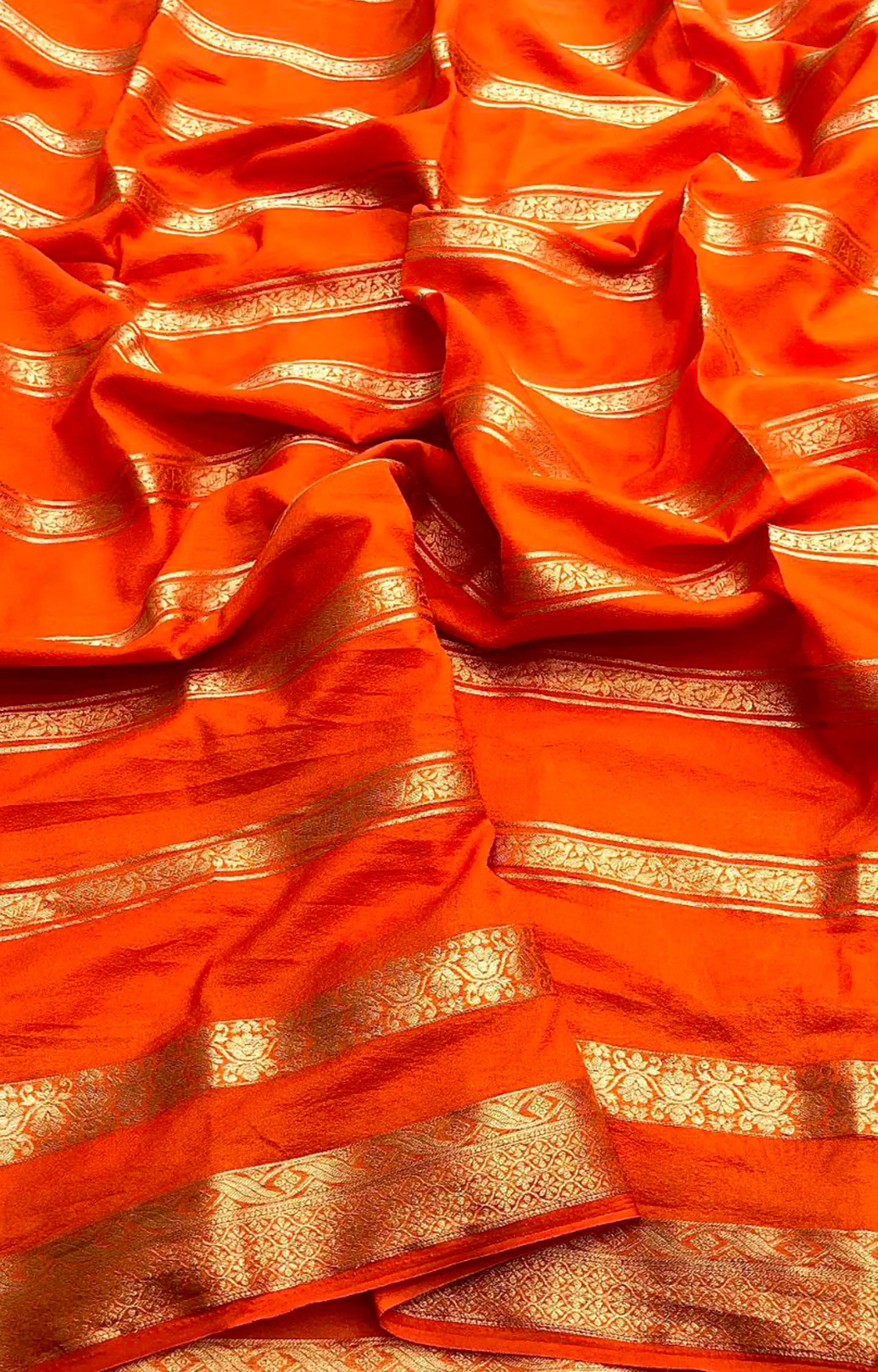 YASHFEEN CHIFFON SILK HAND DYED SAREE.