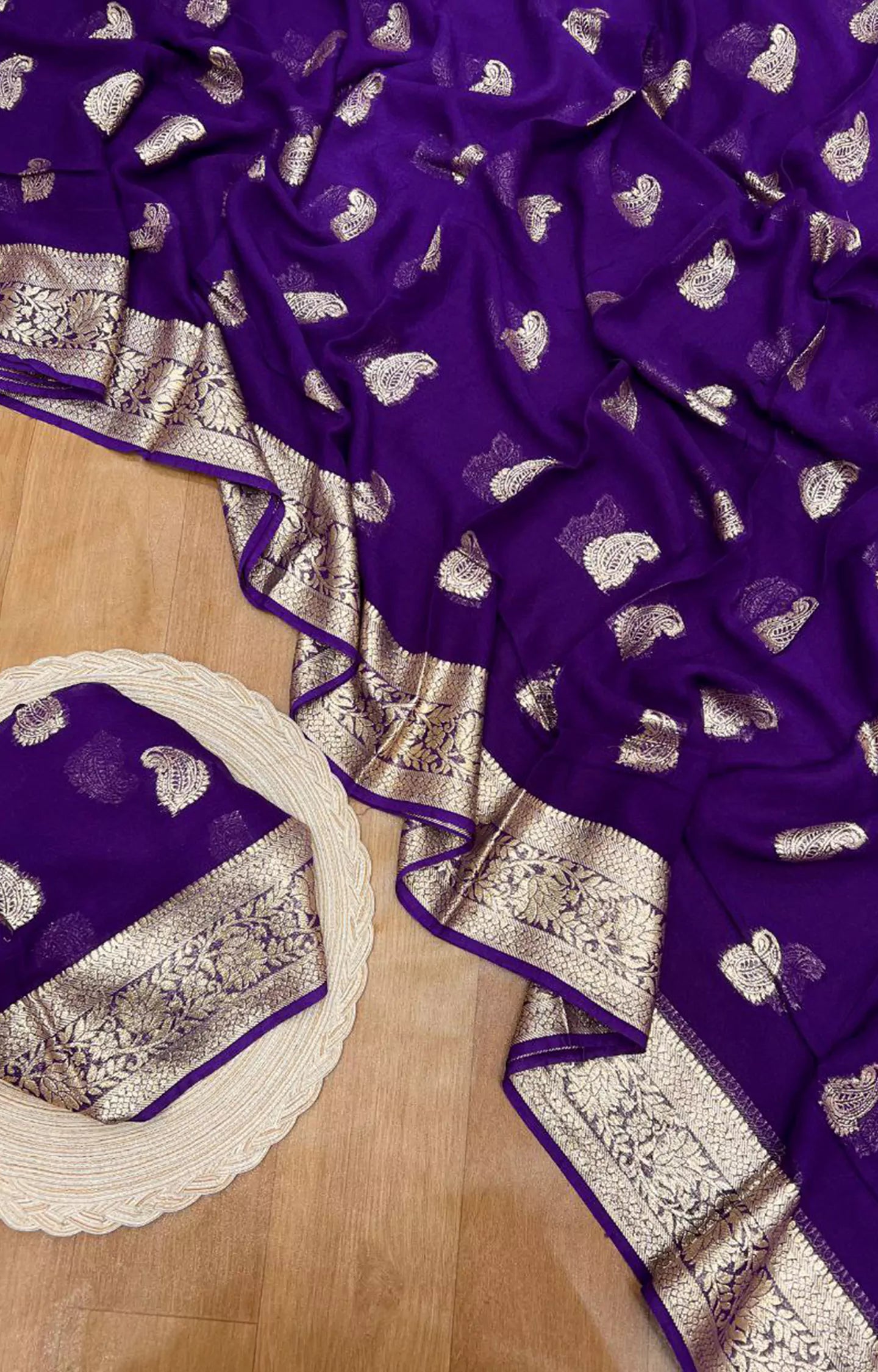 SNEHNA VISCOSE GEORETTE SAREE.