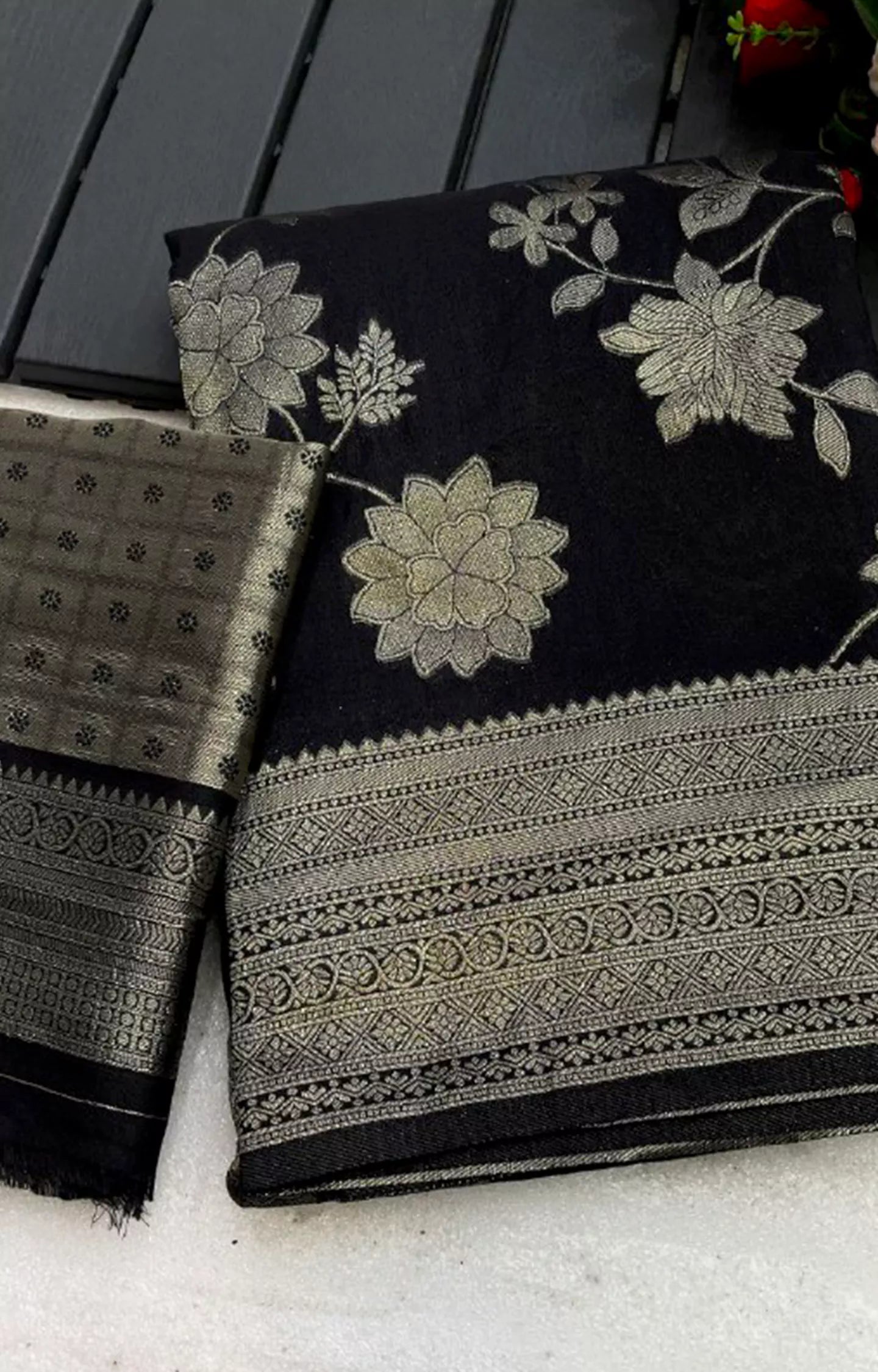 KAVISHA KHADI GEORGETTE HAND DYED SAREE