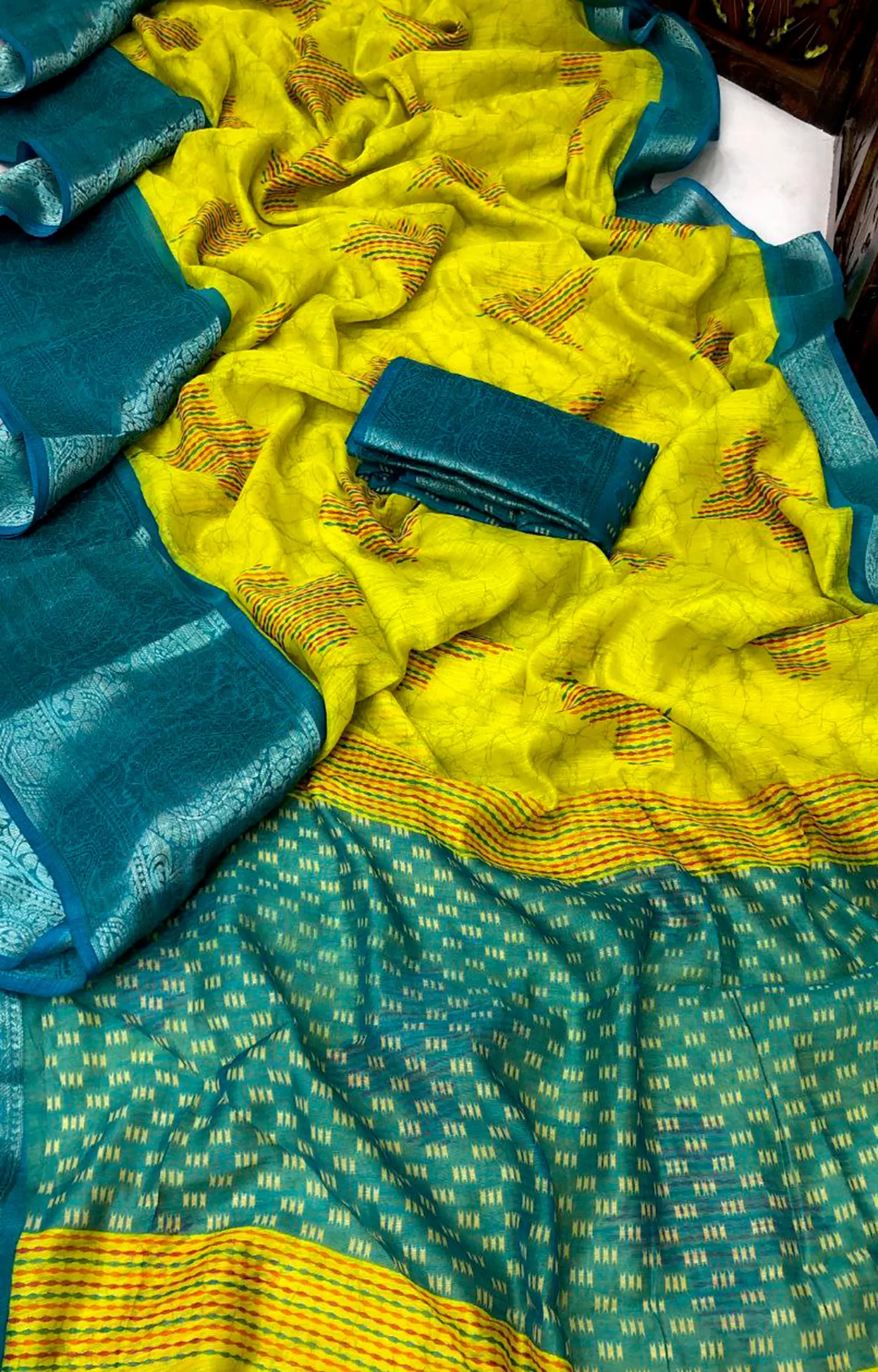 MAIL CHANDERI DIGITAL PRINT SAREE.