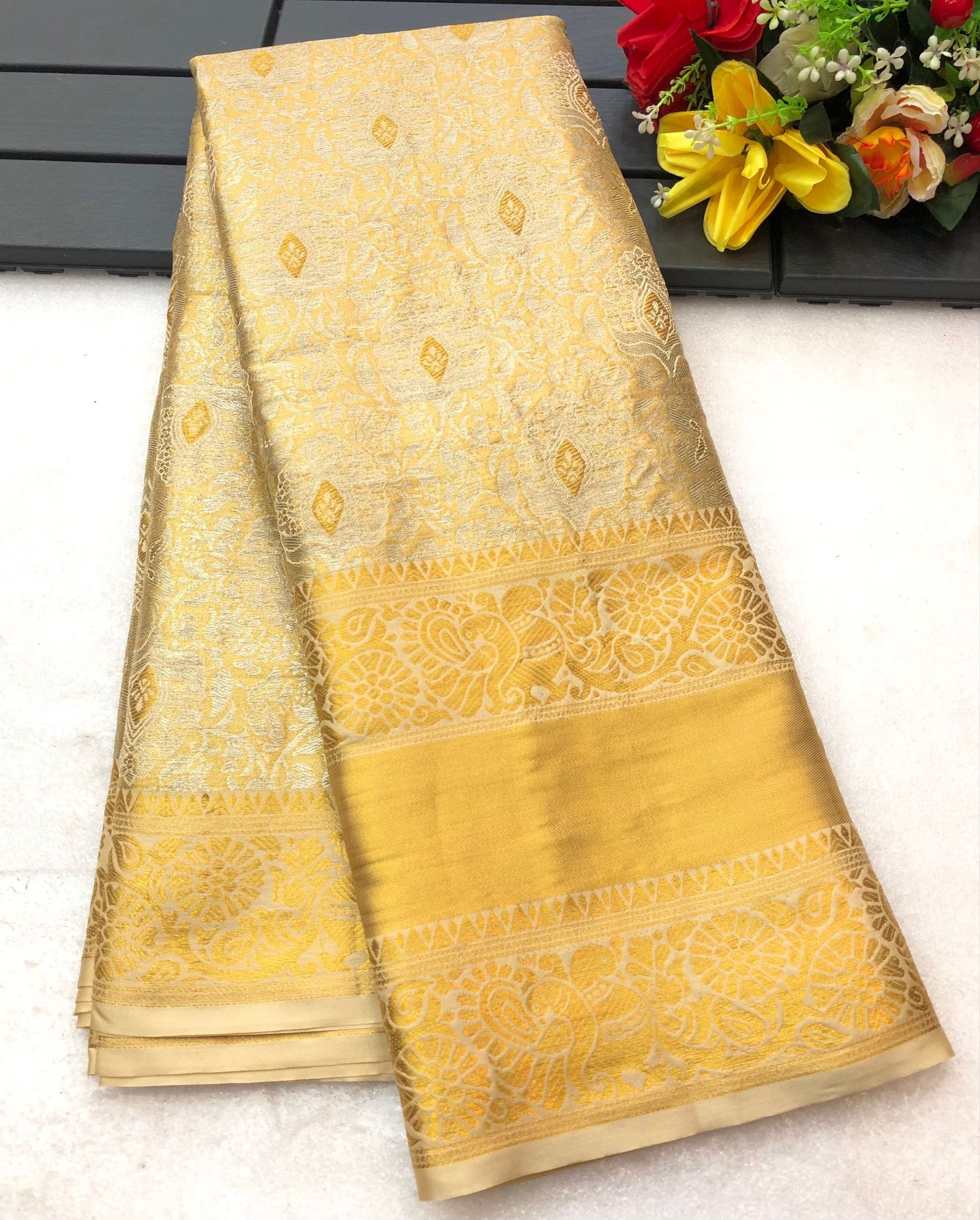 Aroma Kanjiviram Silk Gold Zari Weaving Saree