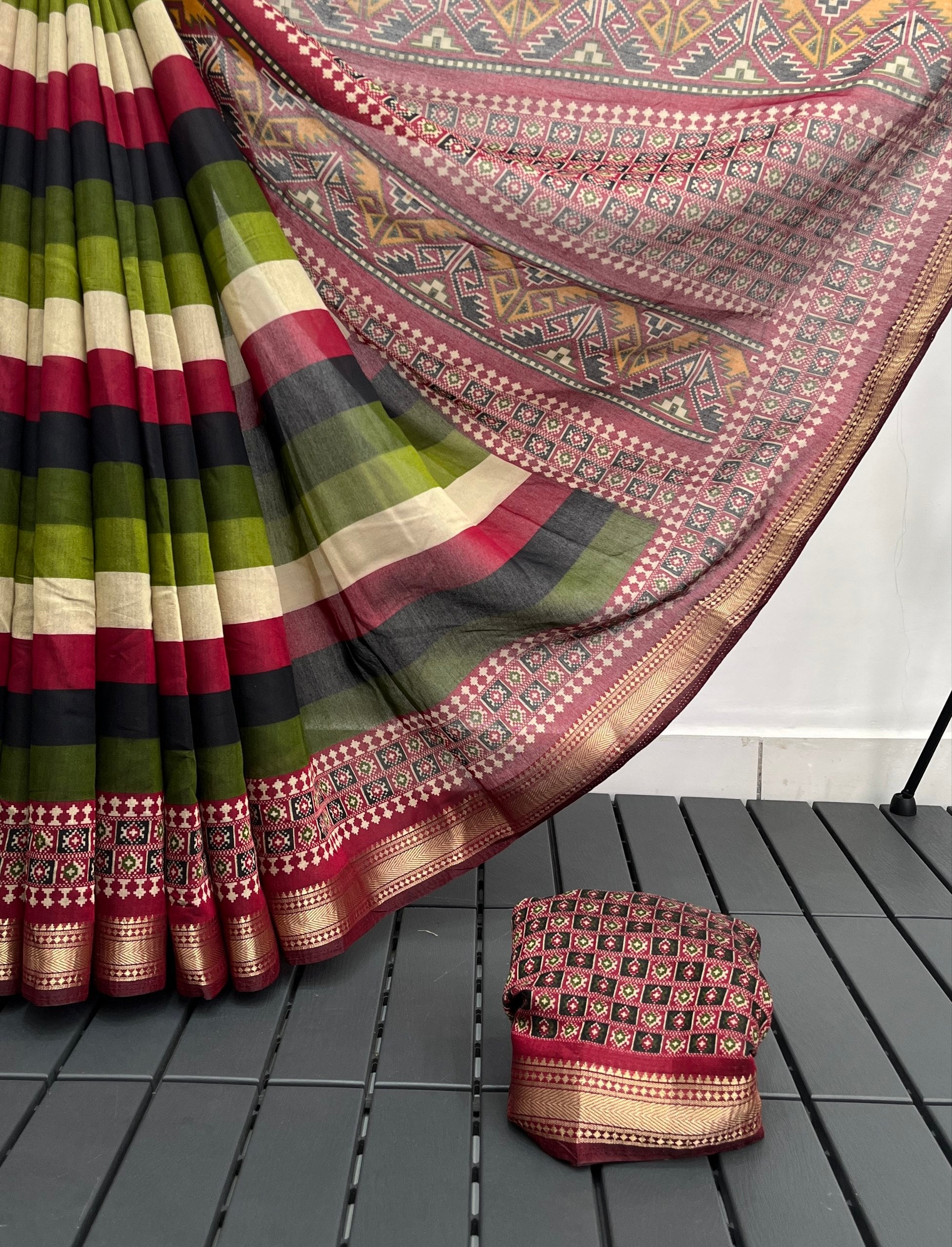 Steak Dola Silk Multi Lining Printed Saree