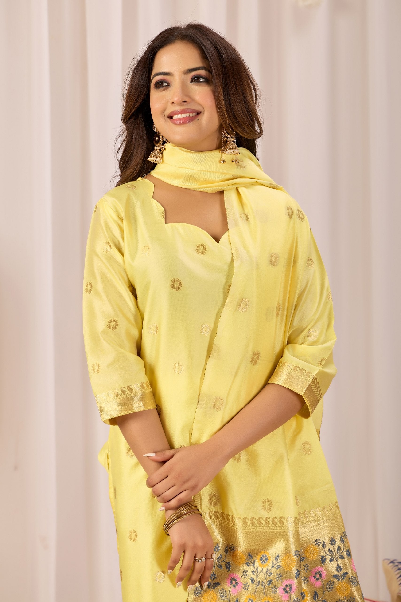 #Color_Yellow