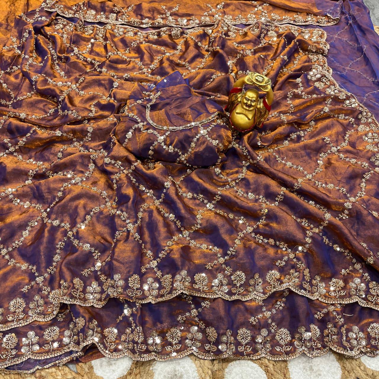 #Color_Gold