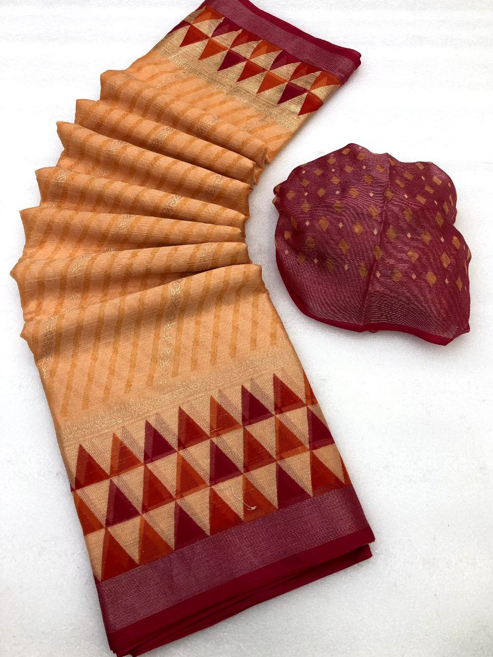 Shrusti Chiffon Geometrical Print Saree