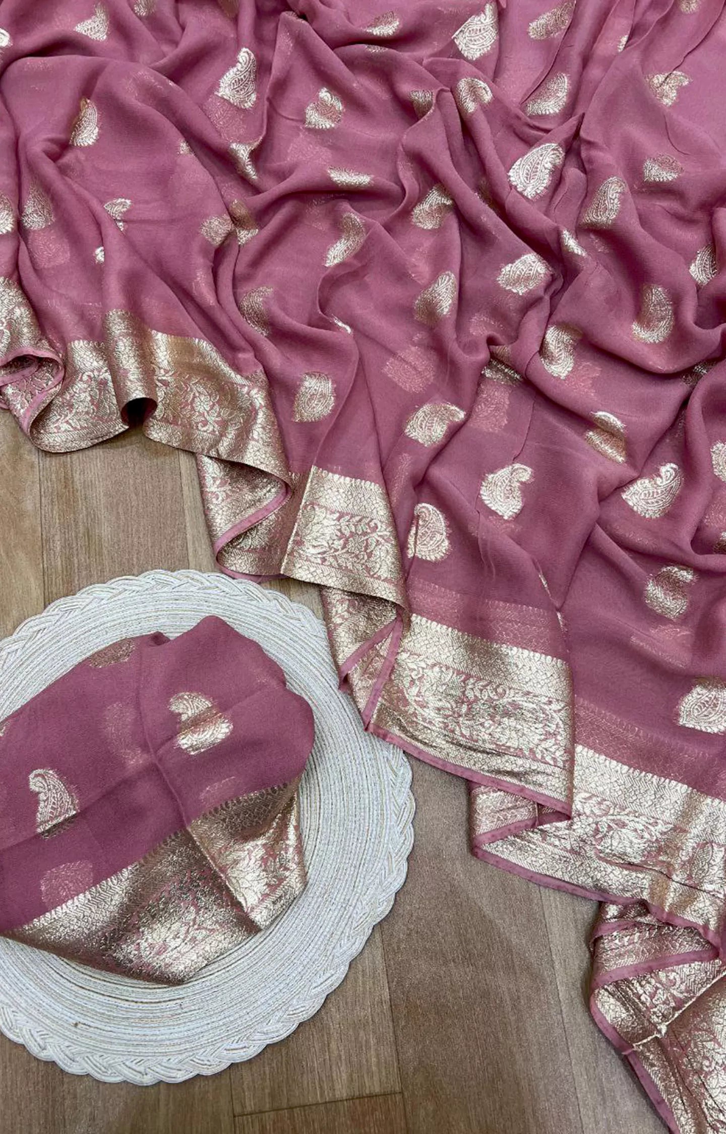 SNEHNA VISCOSE GEORETTE SAREE.
