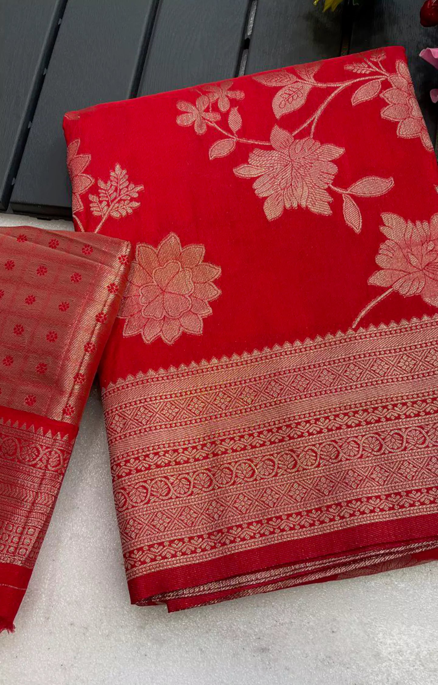 KAVISHA KHADI GEORGETTE HAND DYED SAREE