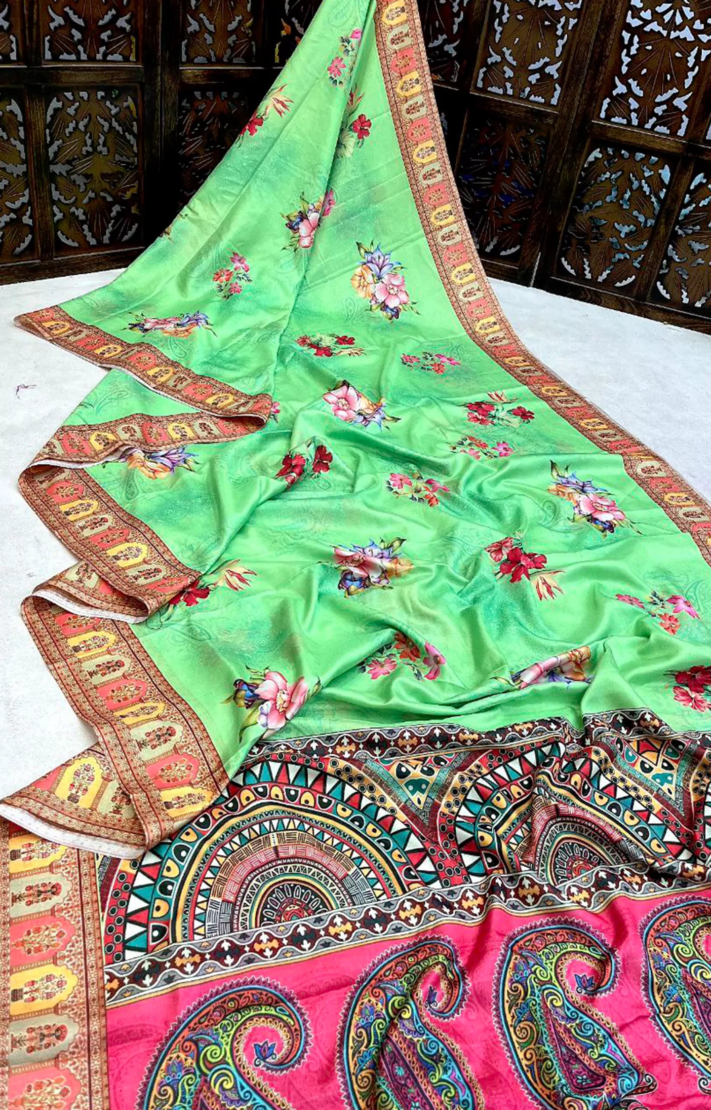 BEENA SOFT LENIN FLORAL DIGITAL PRINT SAREE.