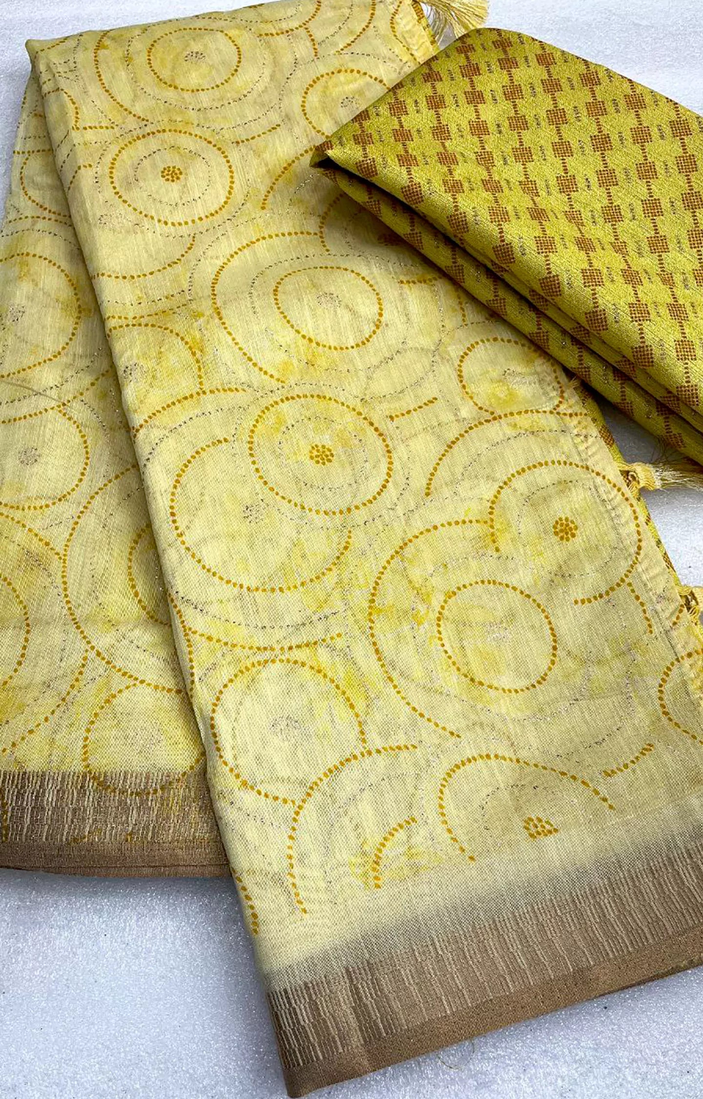 IGNIS SOFT LENIN PRINTED SAREE.