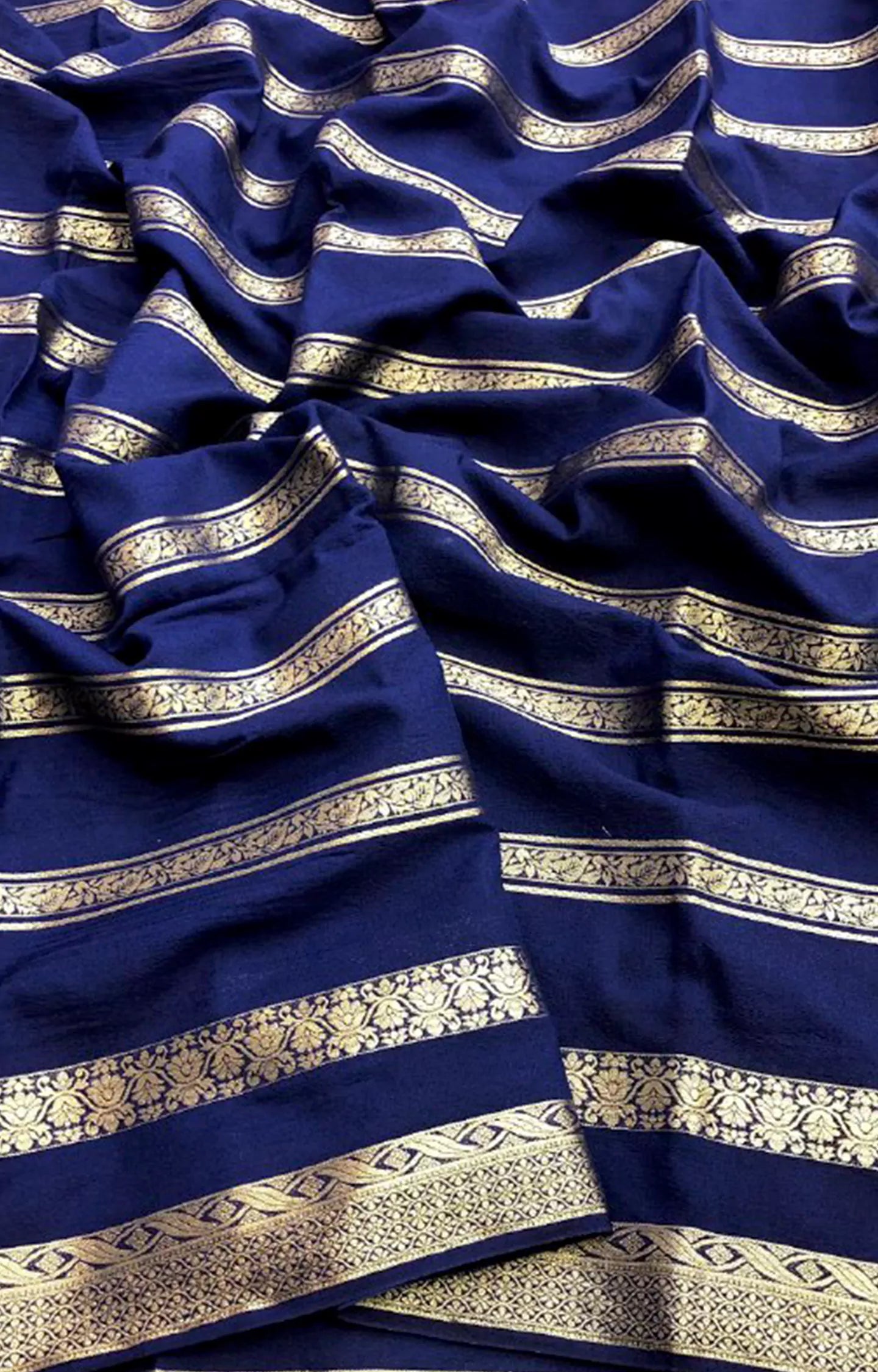 YASHFEEN CHIFFON SILK HAND DYED SAREE.