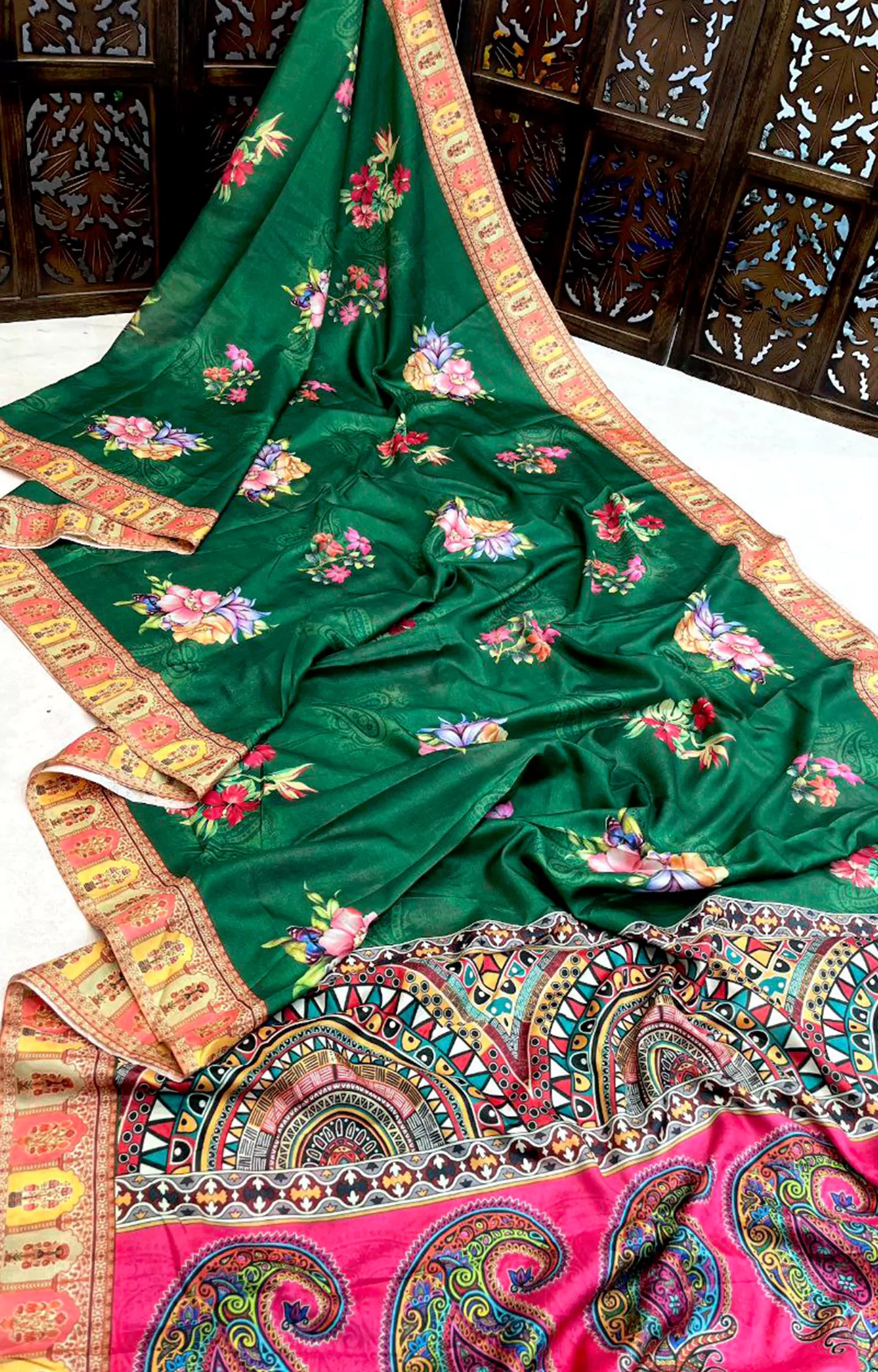 BEENA SOFT LENIN FLORAL DIGITAL PRINT SAREE.