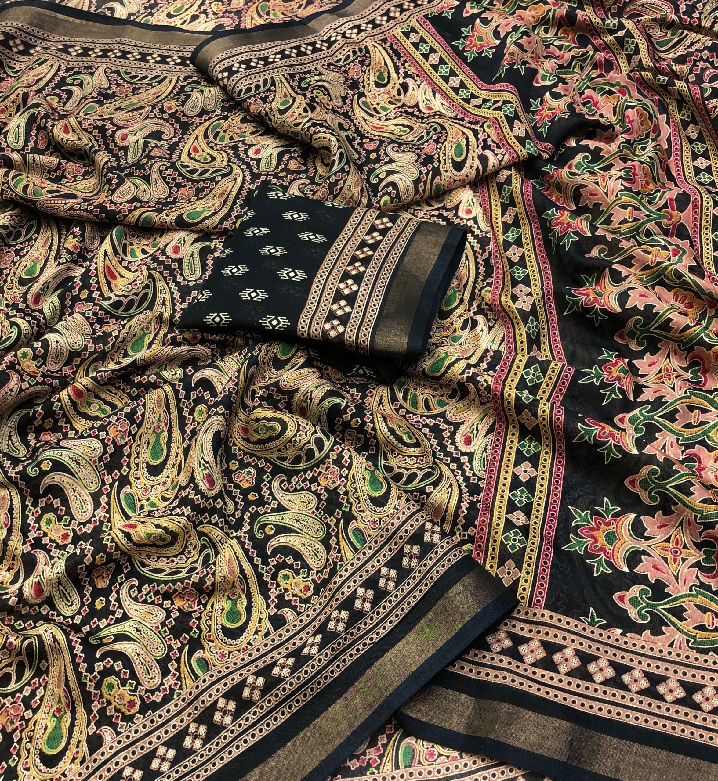 #Color_Black