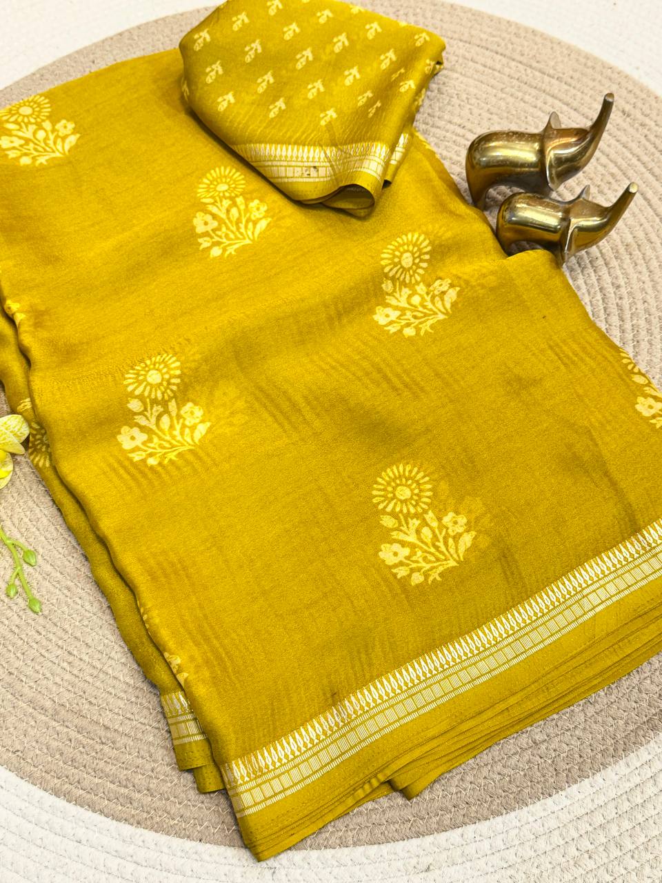 #Color_Yellow
