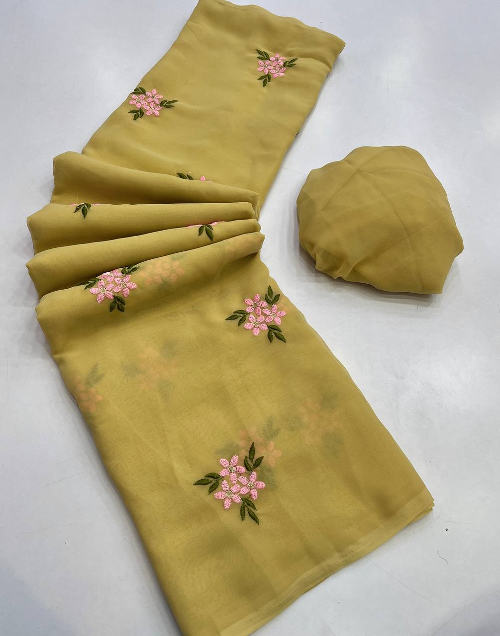 #Color_Yellow