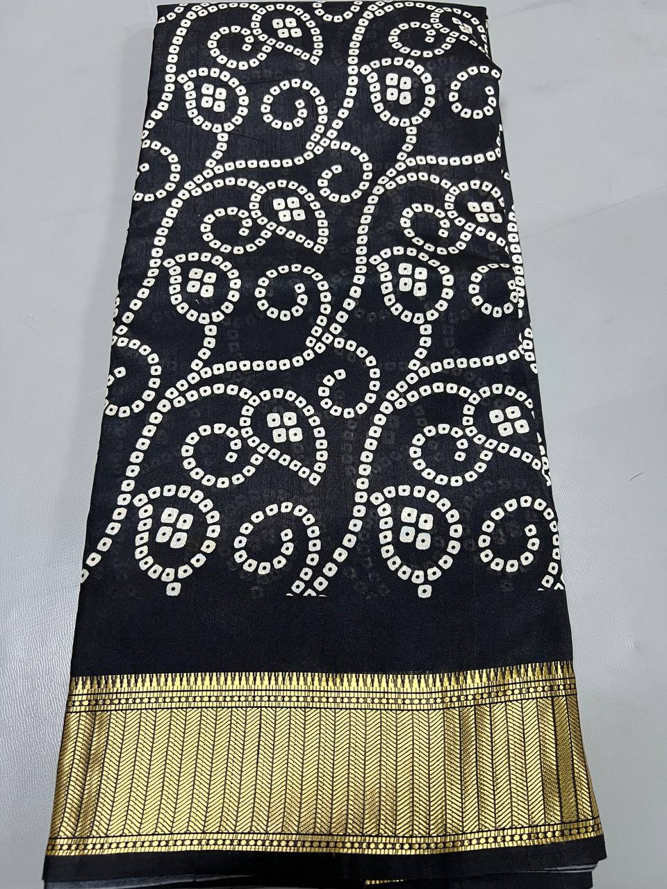 Soft Linen Printed, Furr & Foil Work Sarees with Blouse