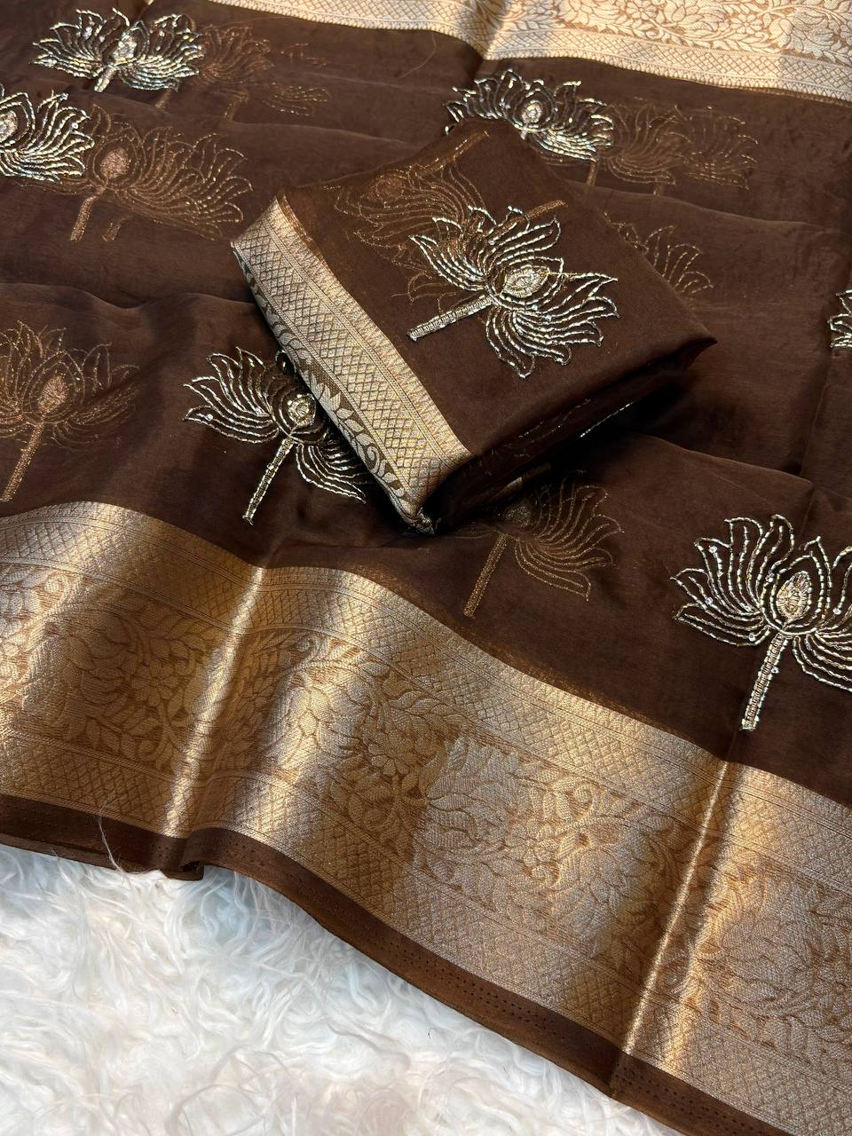 #Color_Brown