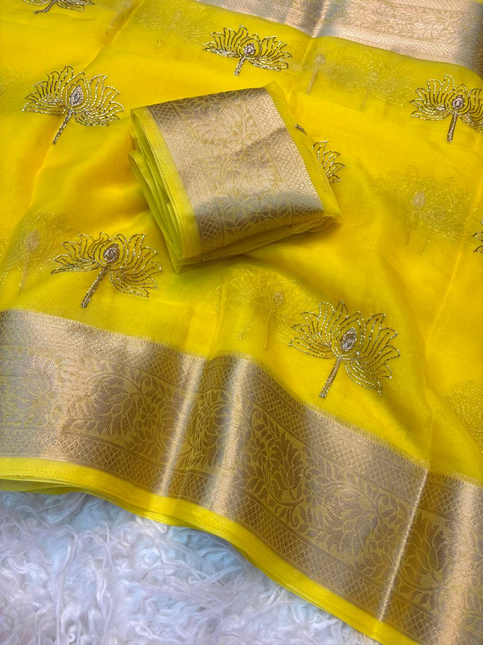 #Color_Yellow