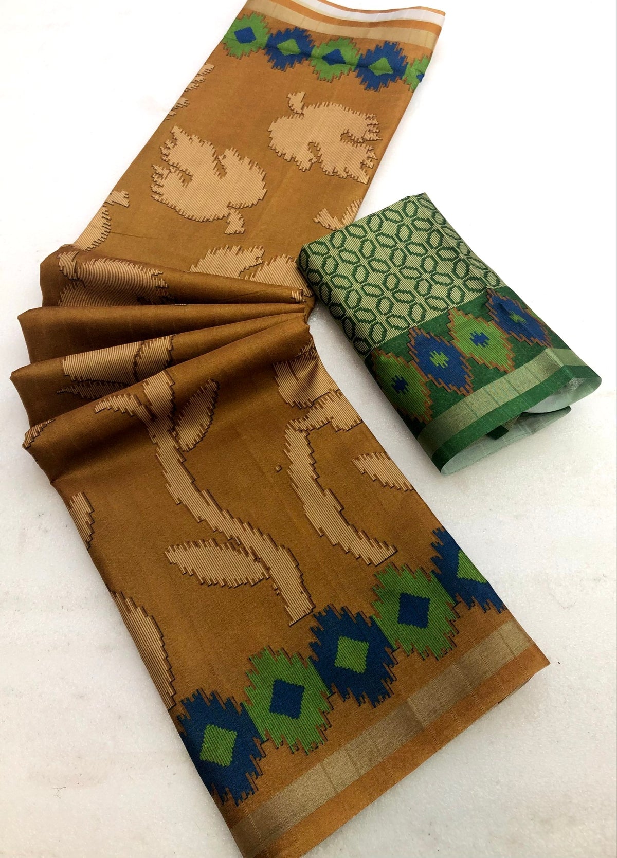 Liana Matka silk ikkat Printed Saree