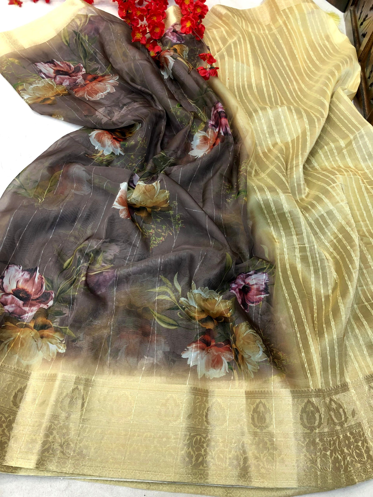 Bisma organza floral digital Print Saree