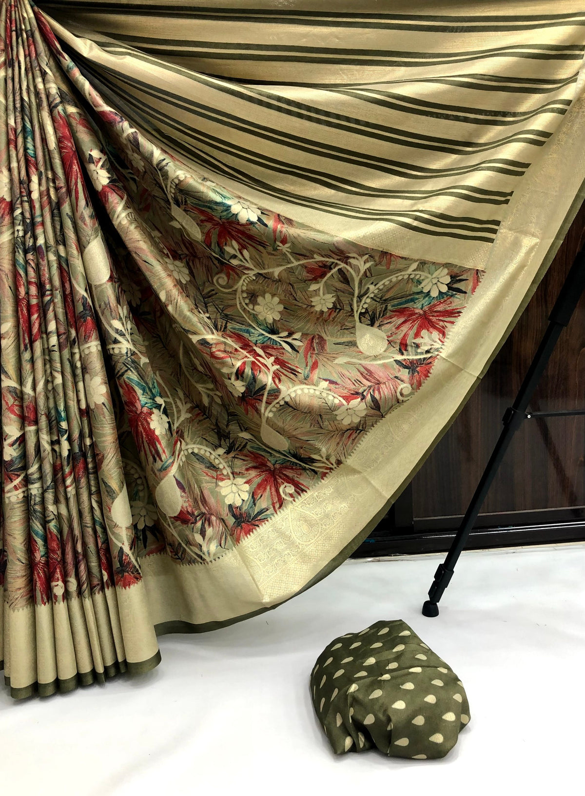 Beyond Soft lenin floral print Saree