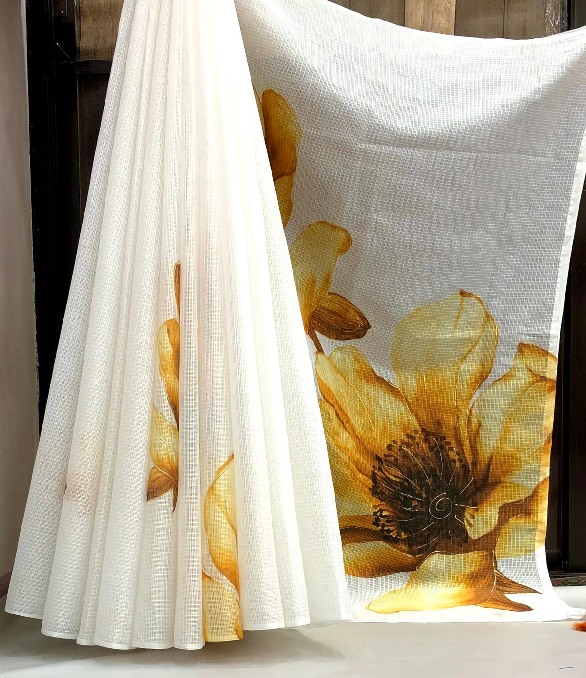 Khaani Soft kota lenin chex Saree