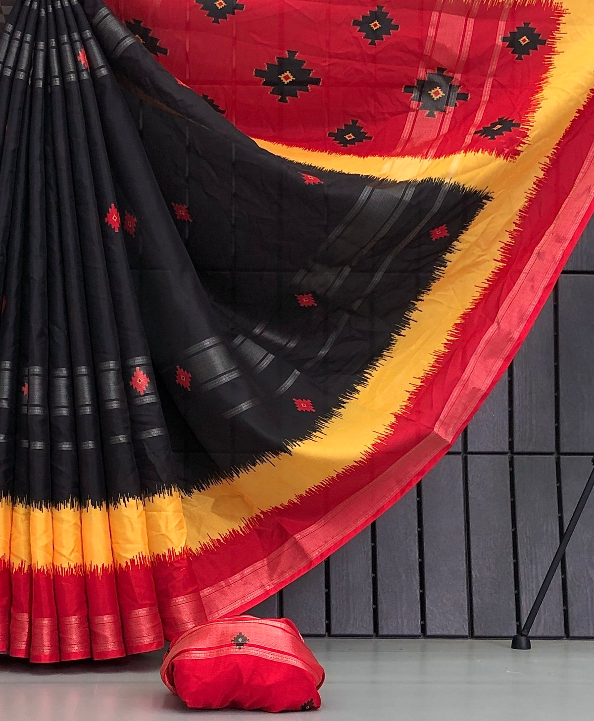 Lateef Dola Silk Zari Lining Saree