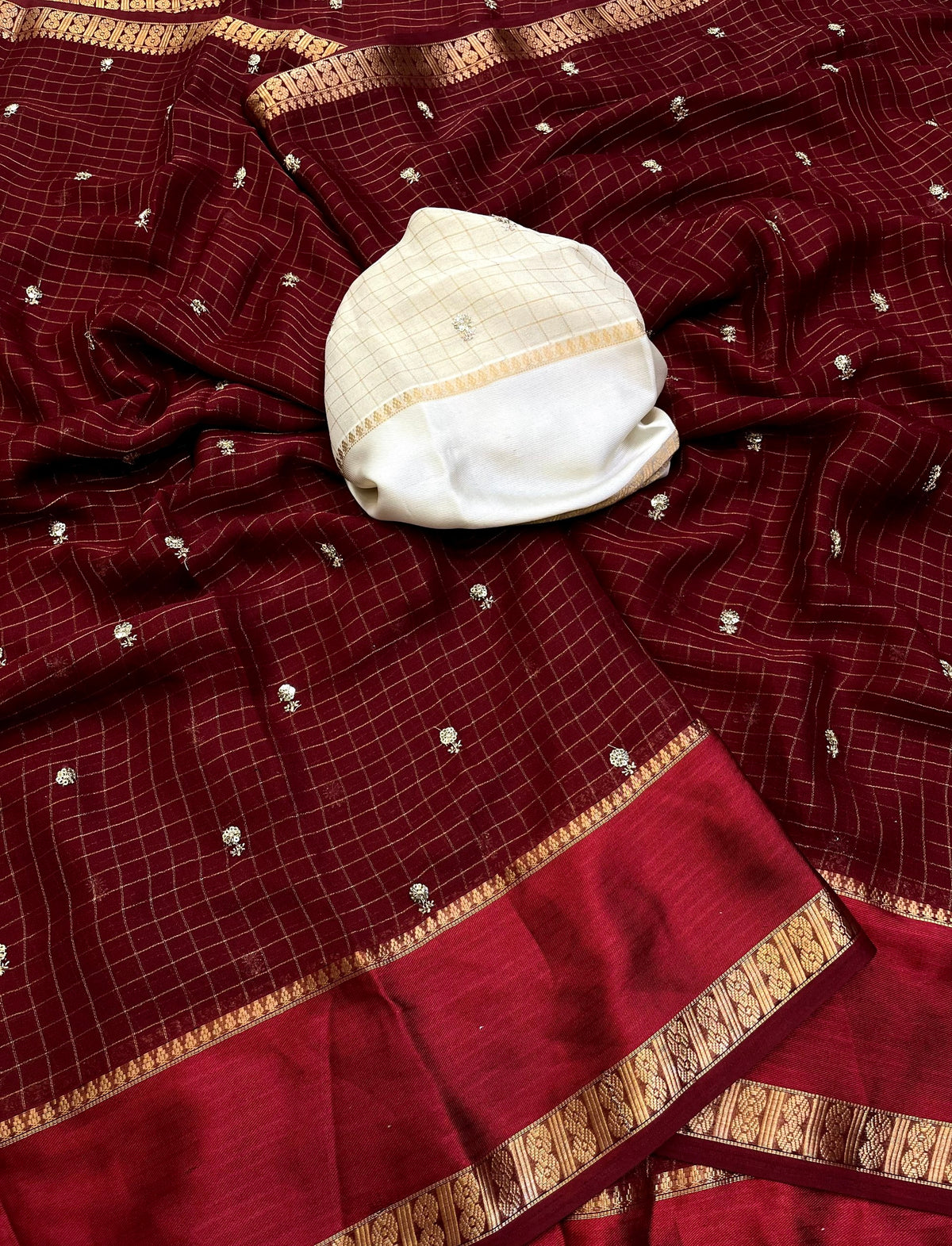 #Color_Maroon