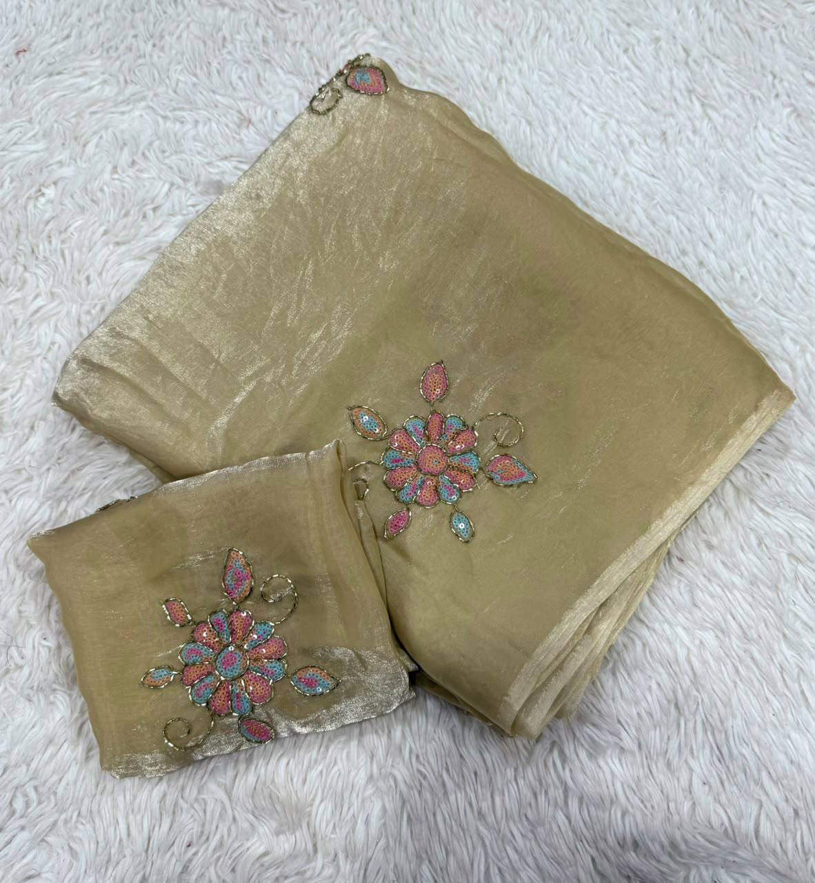 #Color_Beige