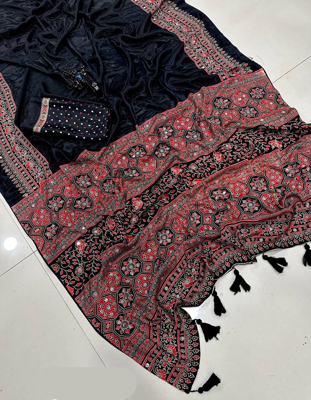 #Color_Black