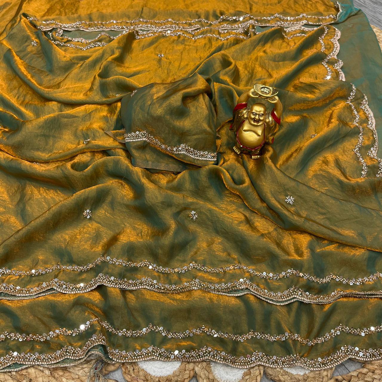 #COlor_Gold