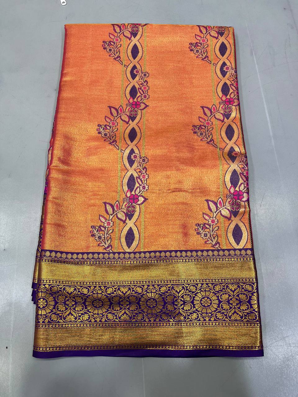 Middle Kanjiviram Silk Pure Zari Weaving Saree
