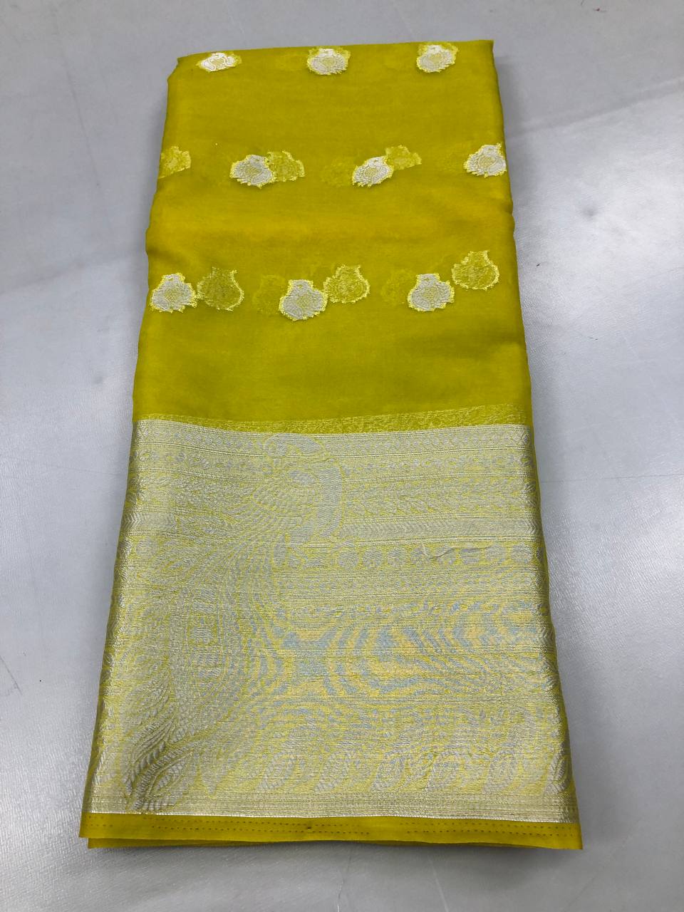 Fancy Sarees Without Blouse