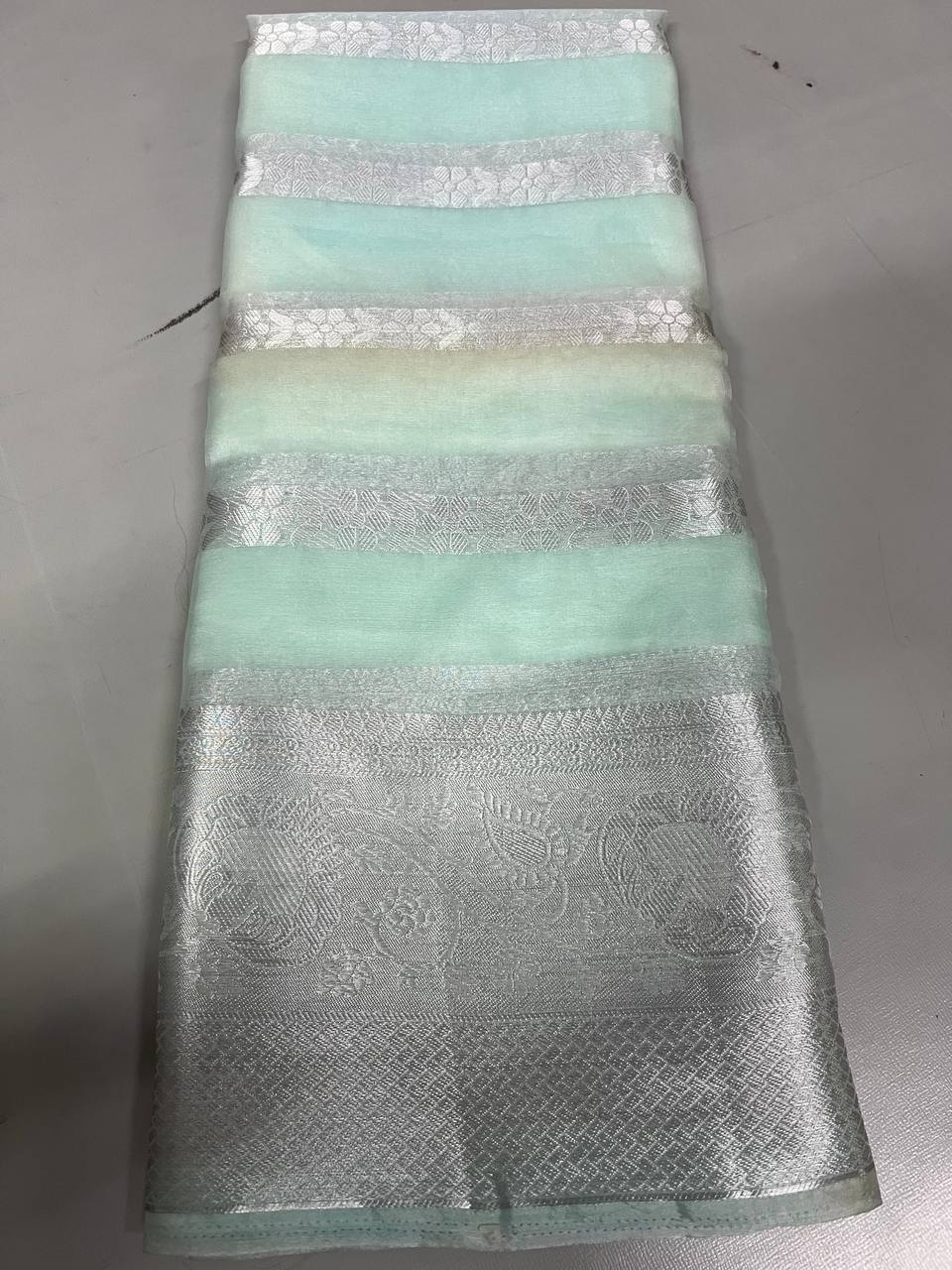 Fancy Saree Without Blouse