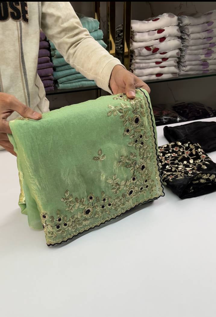 #Color_Pistagreen