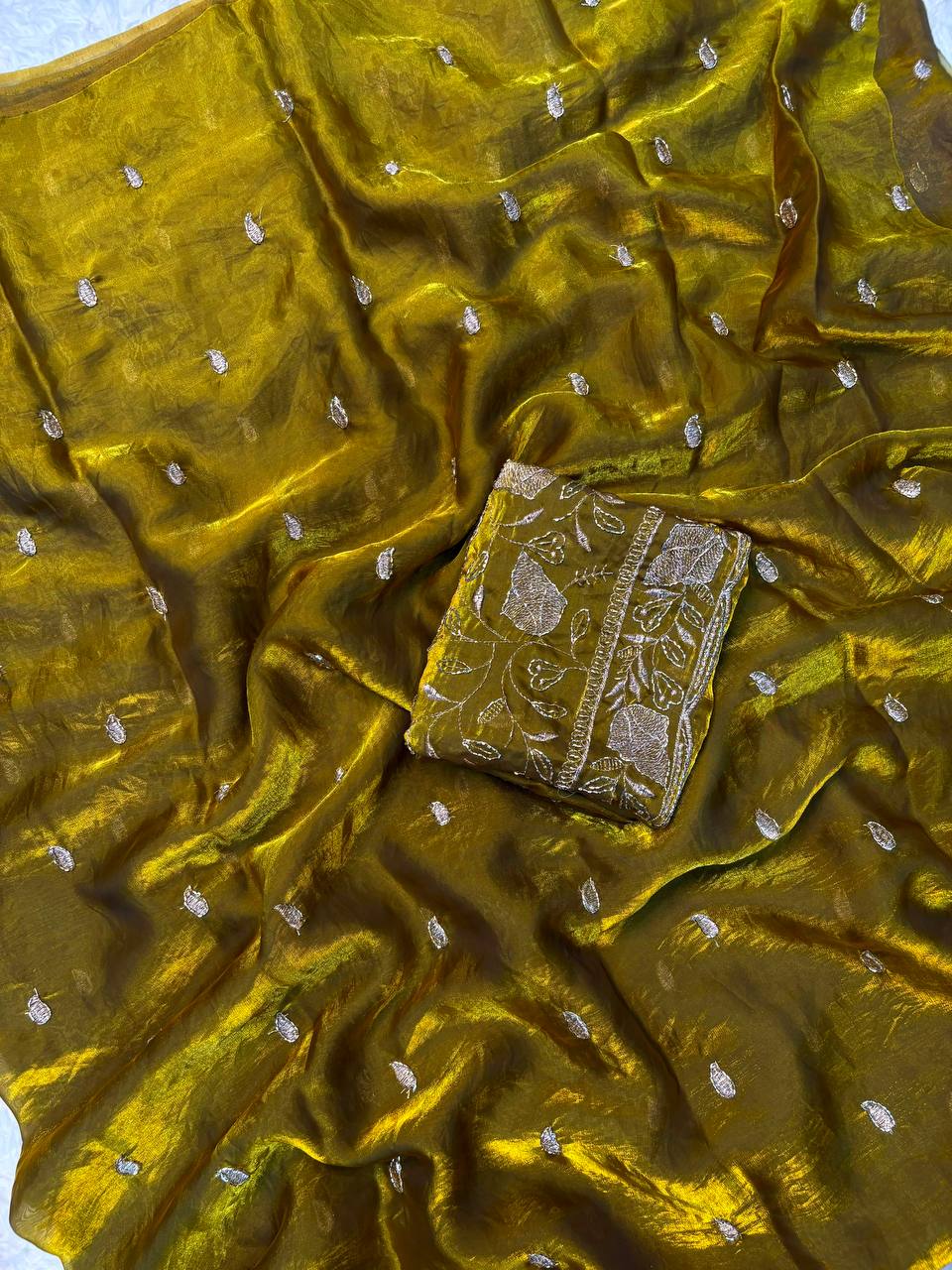 #Color_GOld