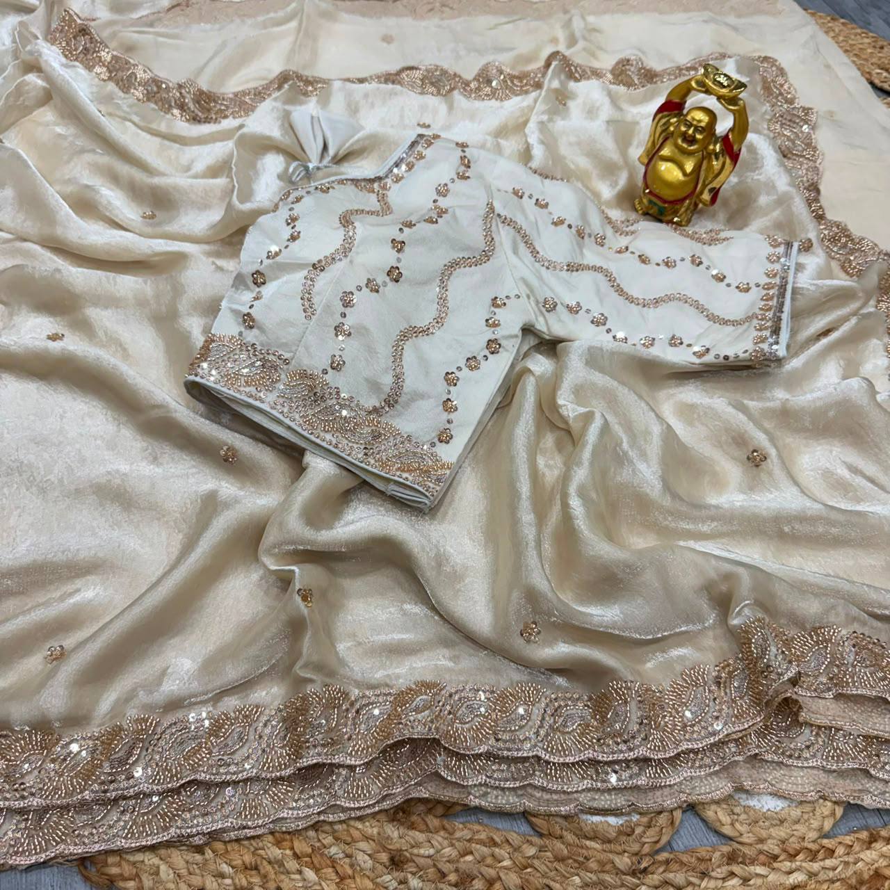 #COlor_Beige