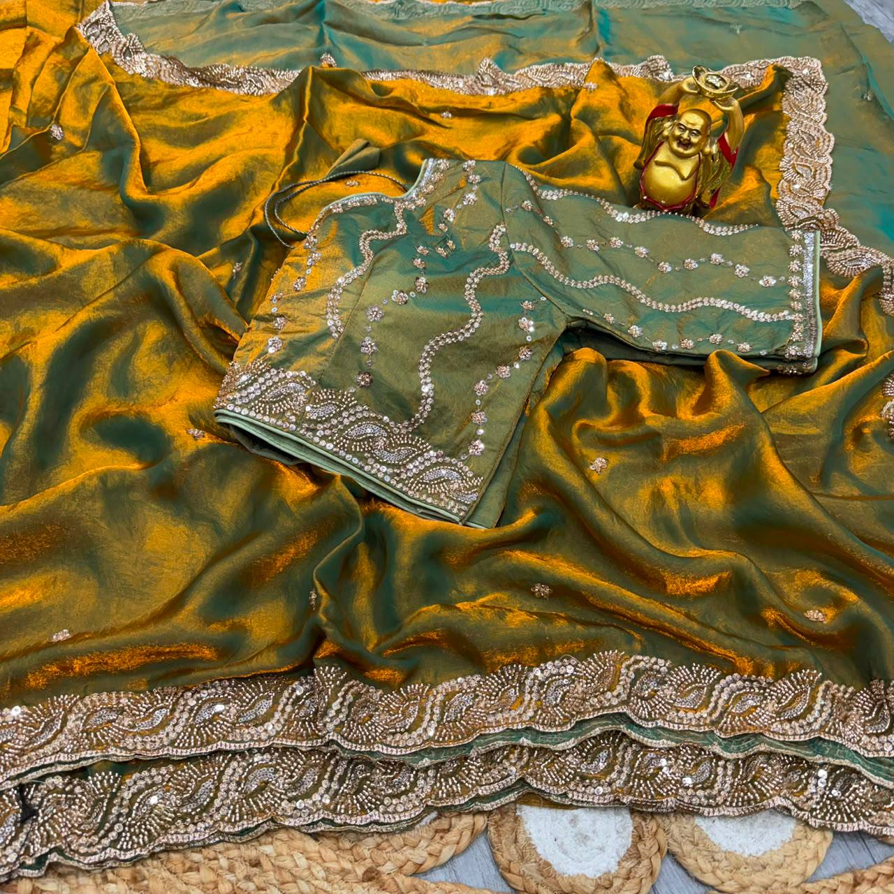#COlor_GOld