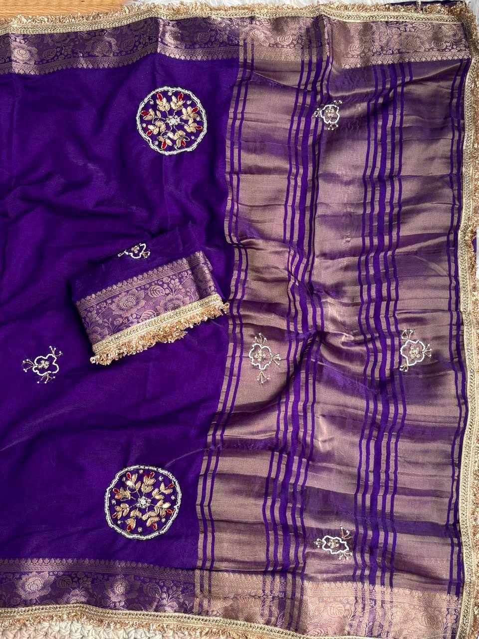 Jamuni Fendy Sartin Weaving Jacquard Border Saree