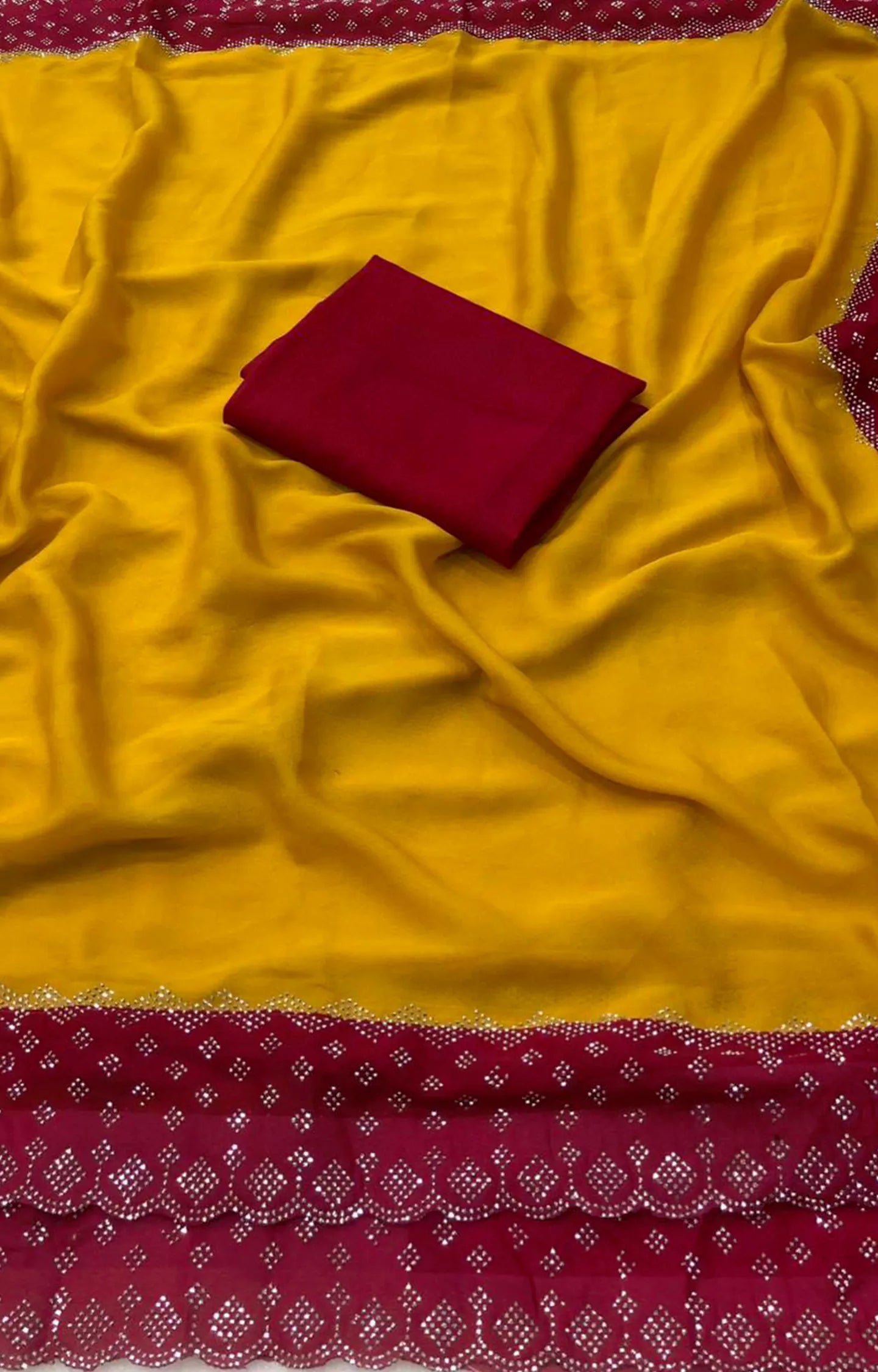 LEMON STAR GEROGETTE WITH CONTRAST SIROSKI SAREE.
