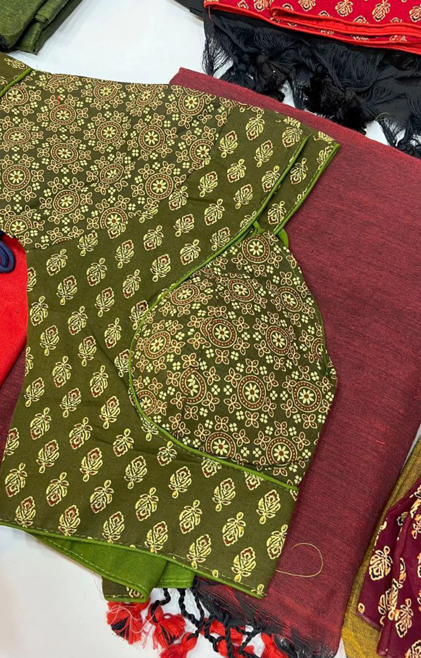 #Color_Maroon